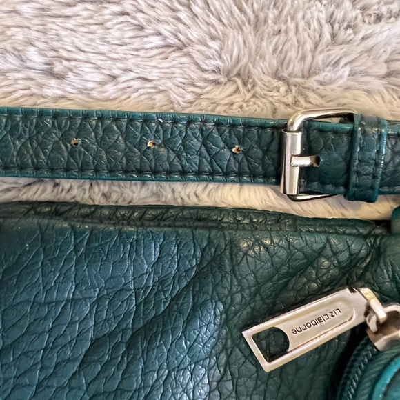 Liz Claiborne faux leather bag - long adjustable strap - Picture 4 of 10